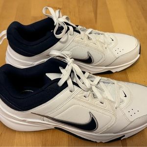Nike Defy All Day Mens Athletic Walking Training Shoes Size 12 White Navy Blue